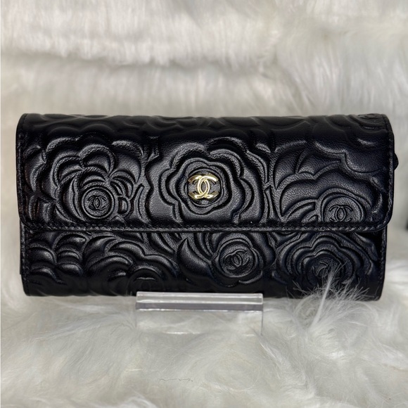 NWOT CHANEL Lambskin Camellia Embossed Large Gusset Flap Wallet Black ❤️❤️ - Picture 8 of 8